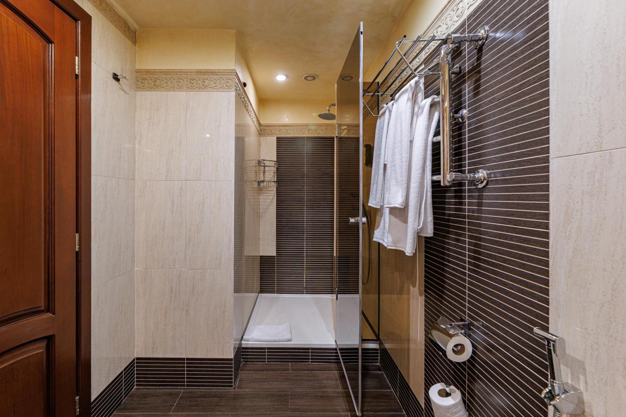 Eurohotel Lviv Rom bilde